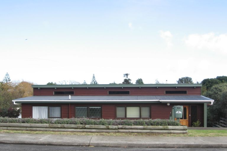 Photo of property in 30 Margaret Road, Raumati Beach, Paraparaumu, 5032