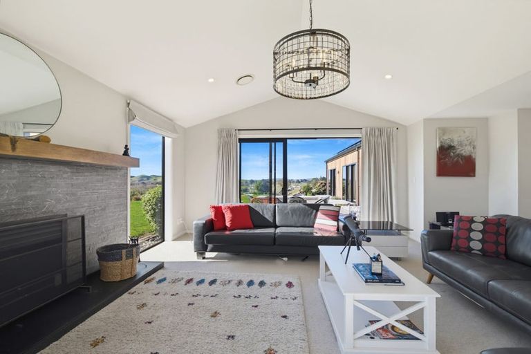 Photo of property in 35 Tapairu Road, Waipawa, 4275