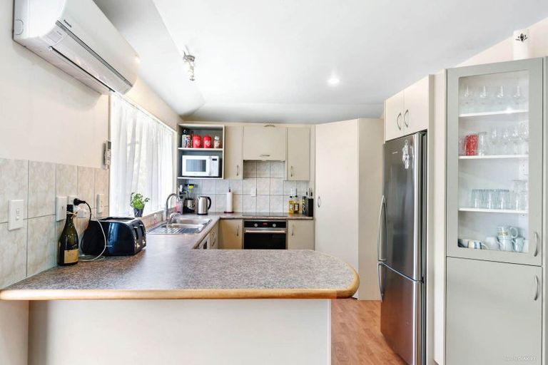 Photo of property in 26a Woodstock Road, Forrest Hill, Auckland, 0620