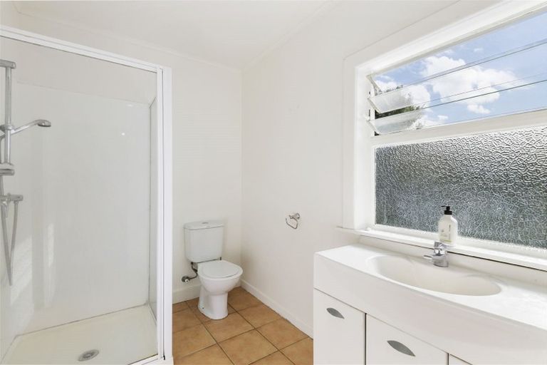 Photo of property in 35 Beulah Avenue, Rothesay Bay, Auckland, 0630