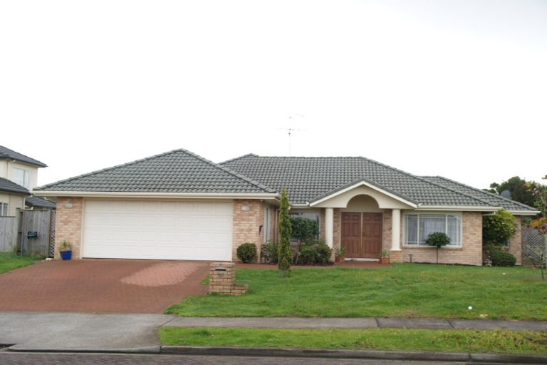 Photo of property in 35 Corta Bella Place, Golflands, Auckland, 2013