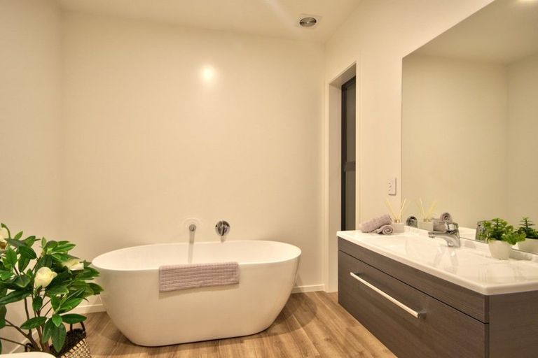 Photo of property in 40 Headley Drive, Lower Shotover, Queenstown, 9304