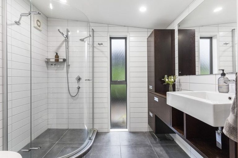 Photo of property in 9 Bayview Park Lane, Orewa, 0931