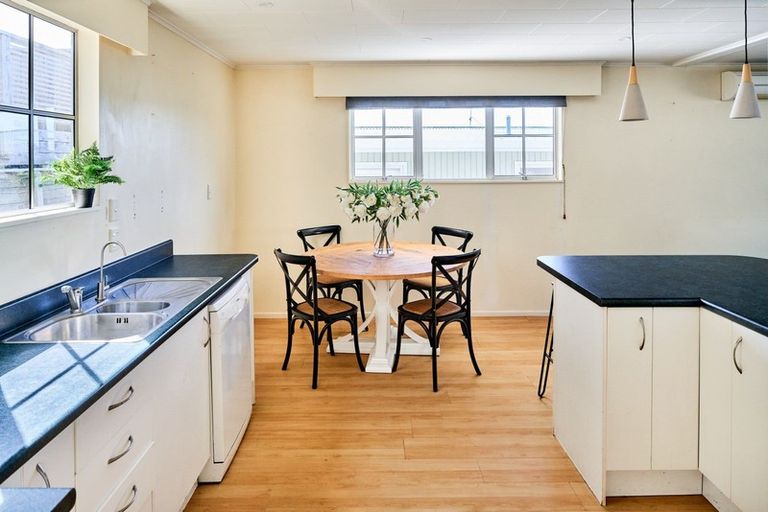 Photo of property in 42 Spinnaker Drive, Whitby, Porirua, 5024