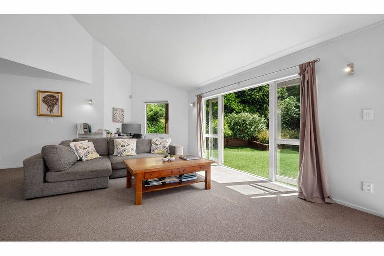 Photo of property in 29 Kate Sheppard Avenue, Torbay, Auckland, 0630