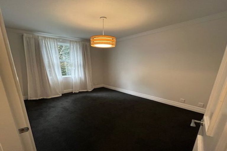 Photo of property in 18 Portland Crescent, Thorndon, Wellington, 6011