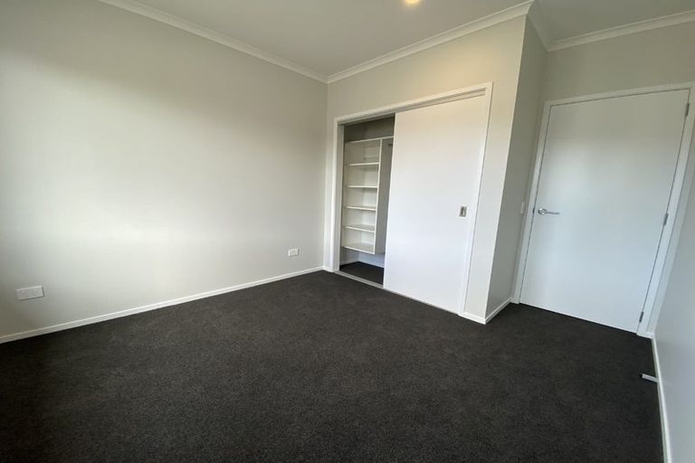 Photo of property in 2 Weweia Close, Kenepuru, Porirua, 5022