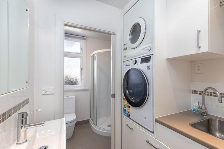 Photo of property in 11 Brougham Street, Nelson South, Nelson, 7010