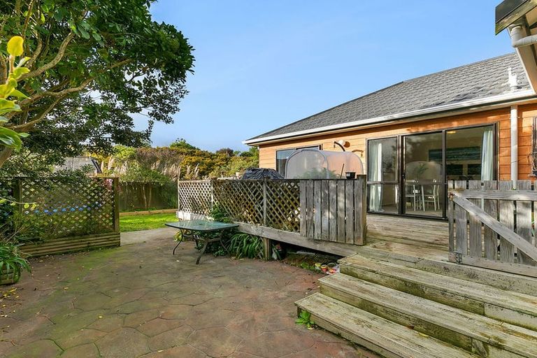 Photo of property in 6 Westridge, Camborne, Porirua, 5026