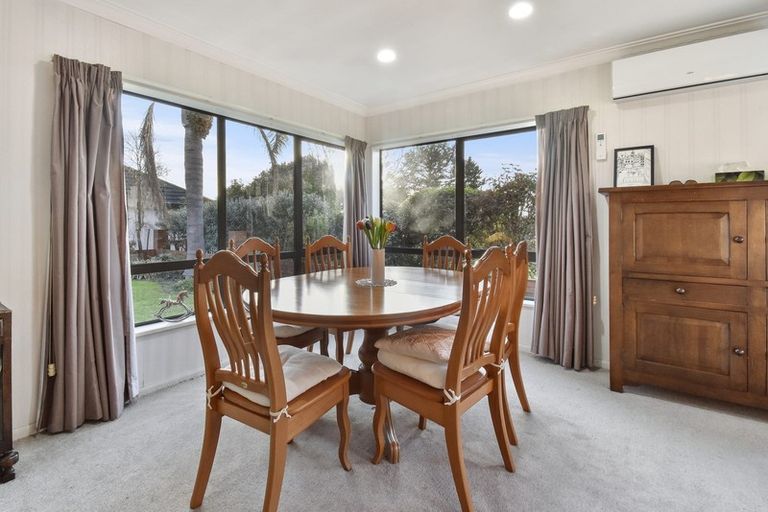 Photo of property in 16 Shepherds Road, Papakura, 2110