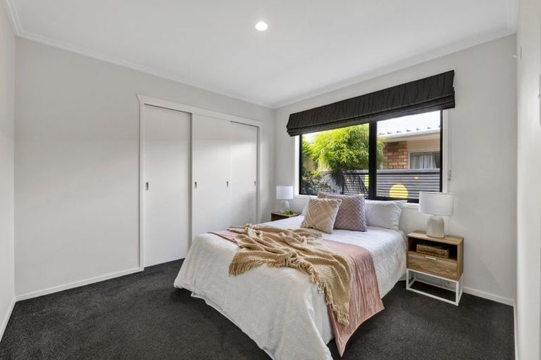 Photo of property in 28 Paynters Avenue, Strandon, New Plymouth, 4312