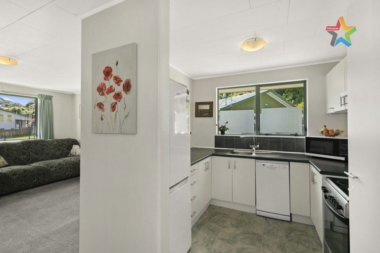 Photo of property in 7 Becks Close, Kelson, Lower Hutt, 5010