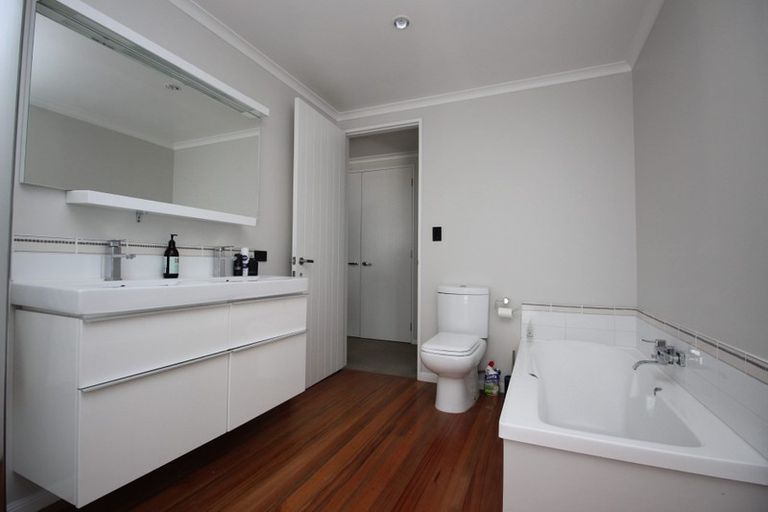 Photo of property in 6 Gulf Harbour Drive, Gulf Harbour, Whangaparaoa, 0930