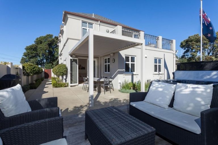 Photo of property in 20a Oceanbeach Road, Mount Maunganui, 3116