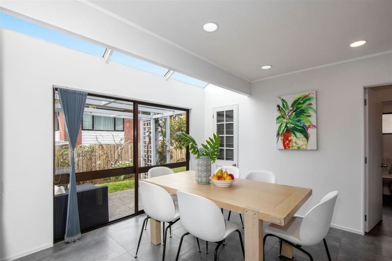 Photo of property in 1/6 Glucina Avenue, West Harbour, Auckland, 0618