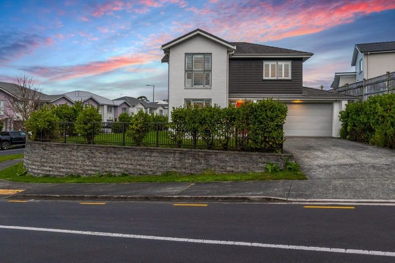 Photo of property in 9 Arthur Rolfe Lane, Swanson, Auckland, 0614