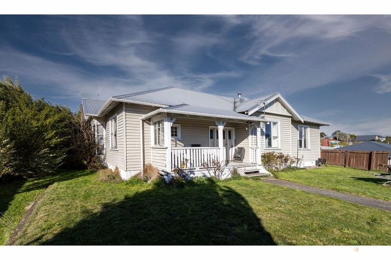 Photo of property in 1 Clifton Terrace, West End, Timaru, 7910