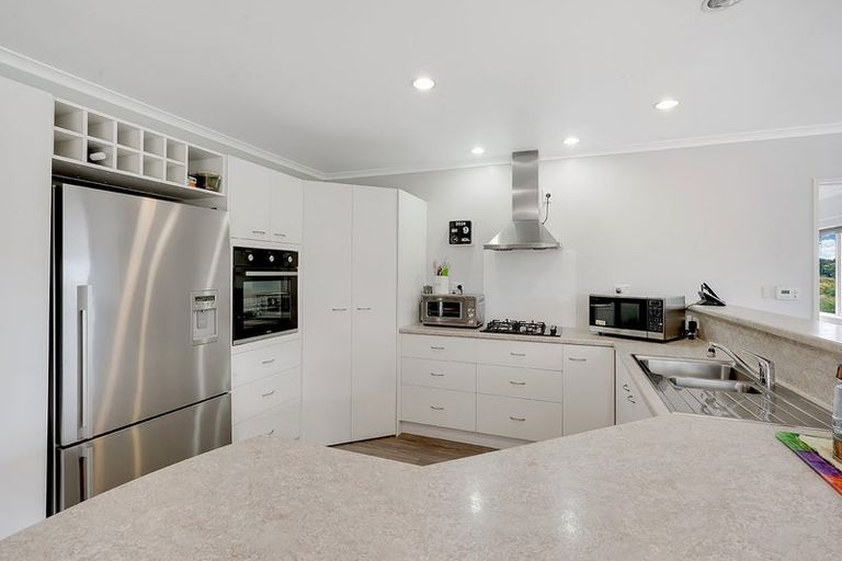 Photo of property in 9 Aloma Way, Glenview, Hamilton, 3206