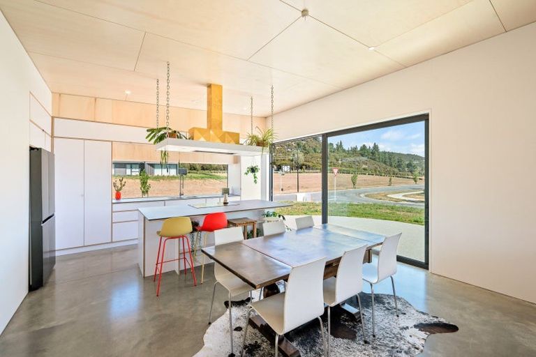 Photo of property in 6 Pounamu Avenue, Albert Town, Wanaka, 9305