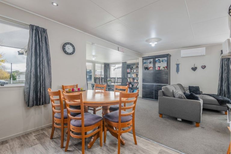 Photo of property in 9 Totara Place, Pahiatua, 4910