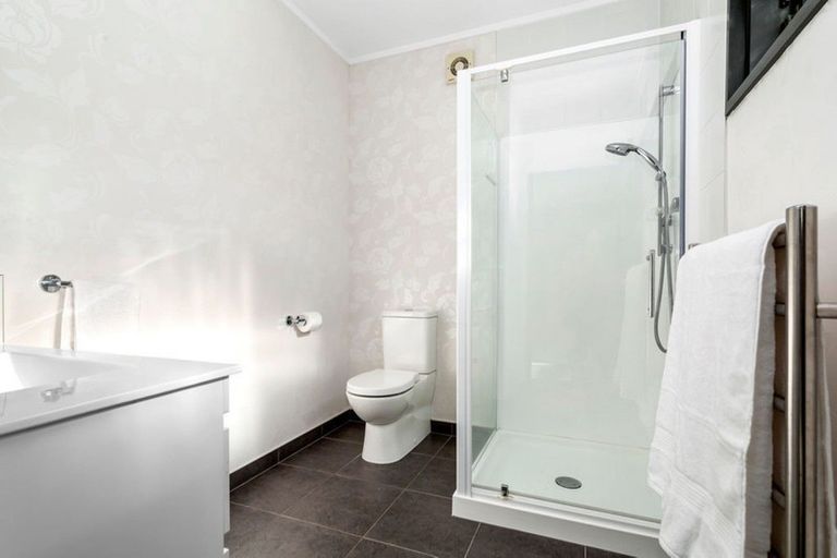 Photo of property in 6 Golf Road, Heretaunga, Upper Hutt, 5018