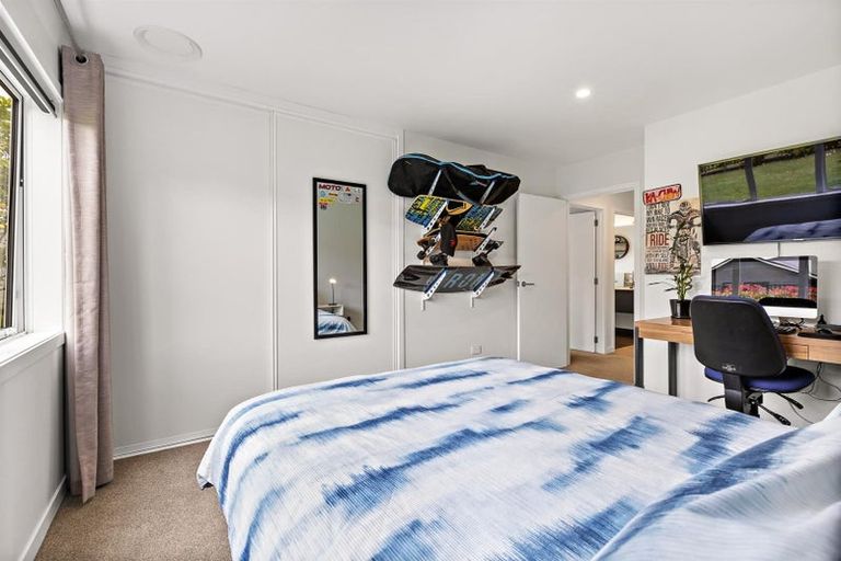 Photo of property in 2 Nikau Way, Riverhead, 0820