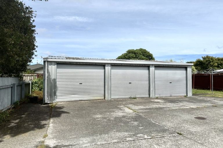 Photo of property in 1-3/18 Bristol Street, Trentham, Upper Hutt, 5018