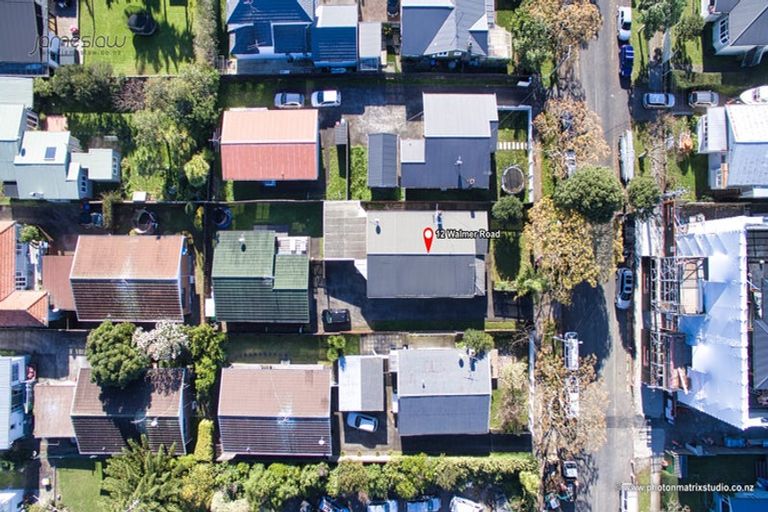 Photo of property in 12 Walmer Road, Point Chevalier, Auckland, 1022