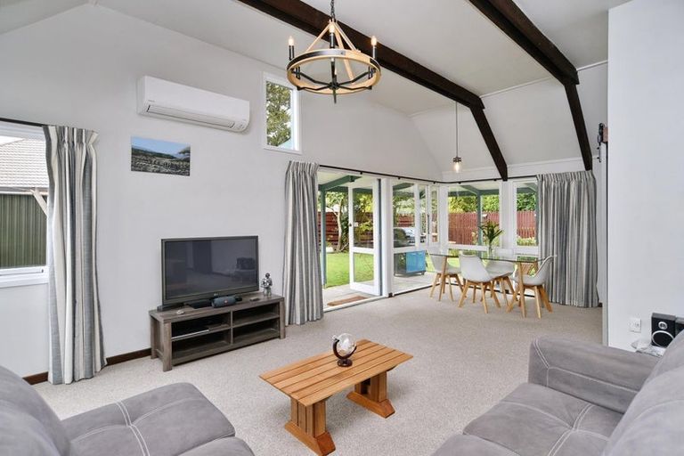 Photo of property in 2/4 Egmont Place, Bishopdale, Christchurch, 8051