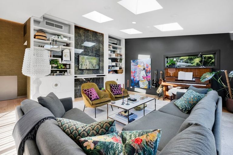 Photo of property in 12a Baring Terrace, Strandon, New Plymouth, 4312