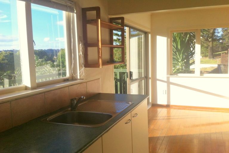 Photo of property in 14 Lanigan Street, Birkdale, Auckland, 0626