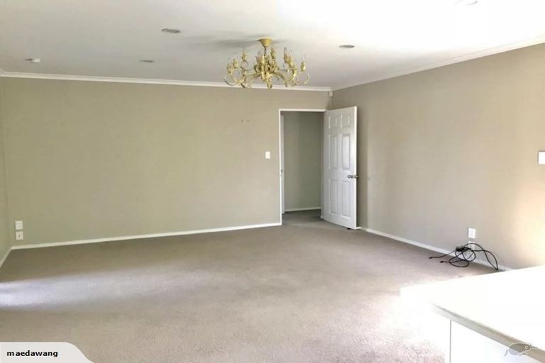 Photo of property in 113 Golfland Drive, Golflands, Auckland, 2013