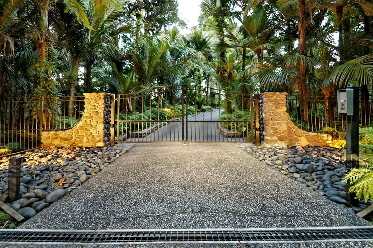 Photo of property in 234 Scenic Drive, Titirangi, Auckland, 0604