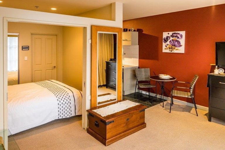 Photo of property in Atrium Towers, 1q/154 The Terrace, Wellington Central, Wellington, 6011