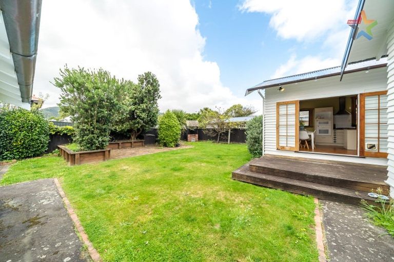 Photo of property in 30 Ludlam Crescent, Woburn, Lower Hutt, 5010