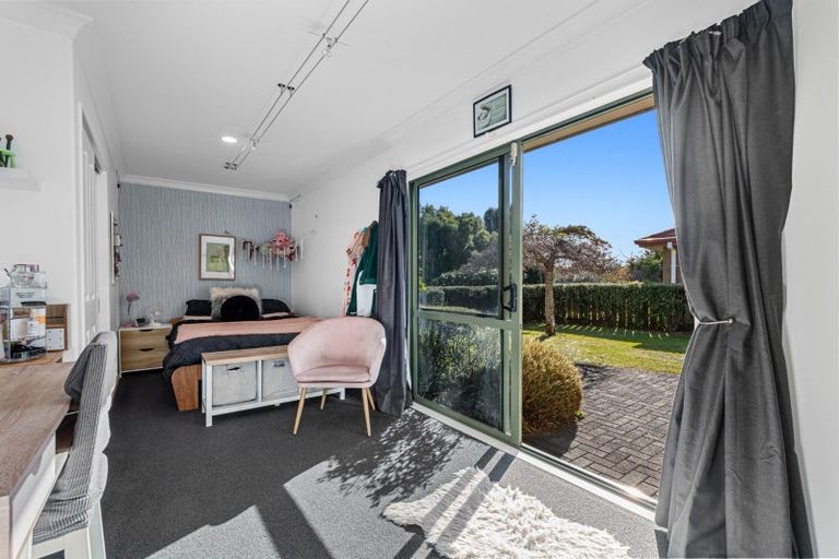Photo of property in 10 Wouldbank Way, Welcome Bay, Tauranga, 3112