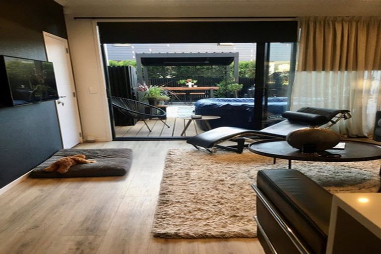 Photo of property in 6 Frank Gill Road, Hobsonville, Auckland, 0616