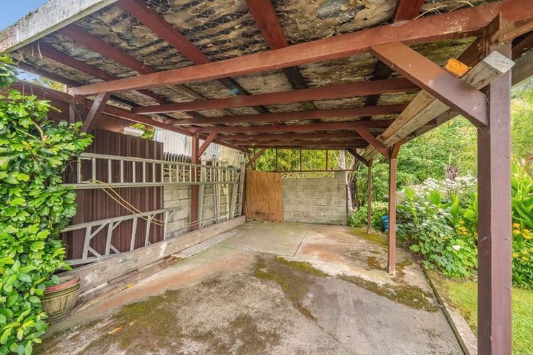 Photo of property in 17 Deller Grove, Silverstream, Upper Hutt, 5019