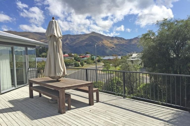 Photo of property in 17 Trevathan Lane, Wanaka, 9305