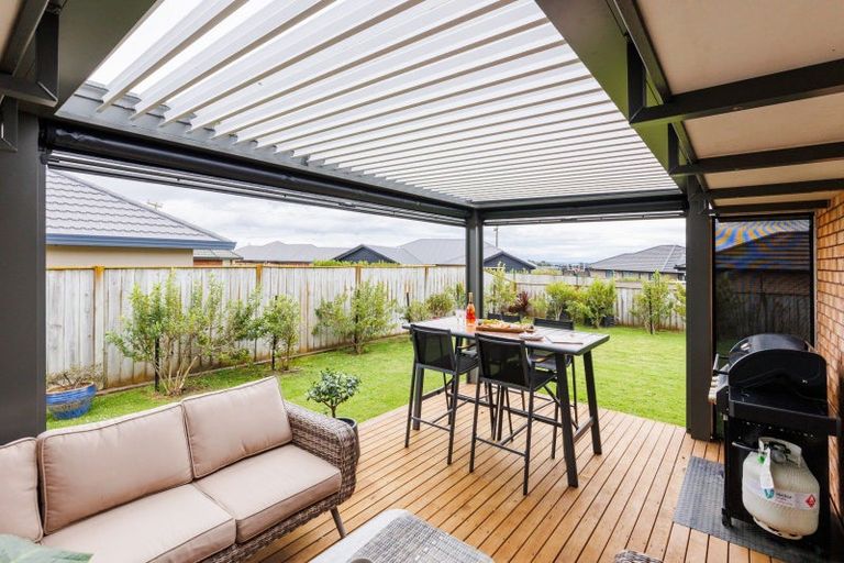 Photo of property in 163 Pacific Drive, Fitzherbert, Palmerston North, 4410