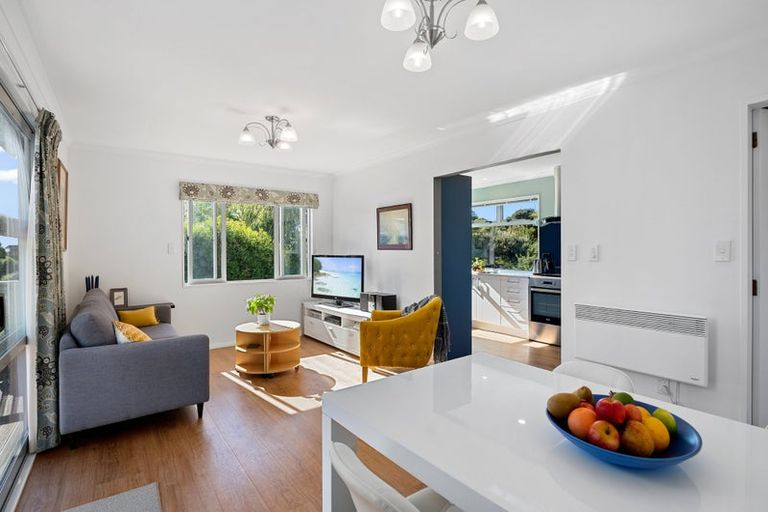Photo of property in 15 Napier Grove, Waikanae Beach, Waikanae, 5036