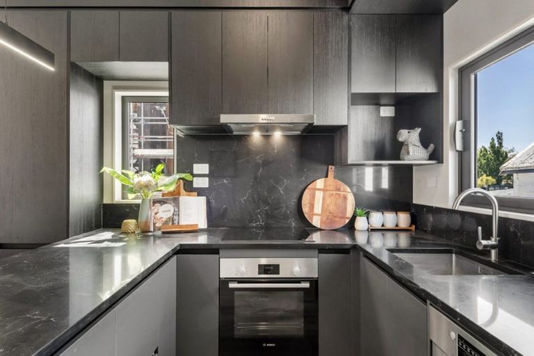 Photo of property in 2/1 Egremont Street, Belmont, Auckland, 0622