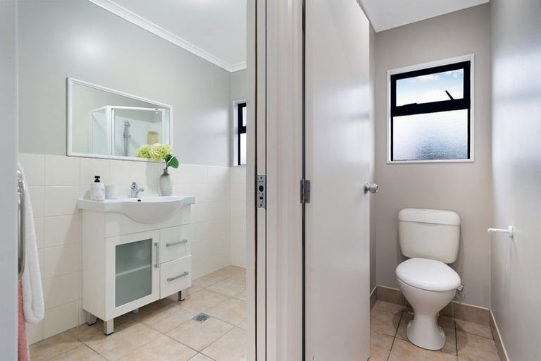 Photo of property in 32d Gifford Road, Papatoetoe, Auckland, 2025