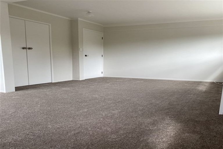 Photo of property in 89 Chelsea View Drive, Chatswood, Auckland, 0626
