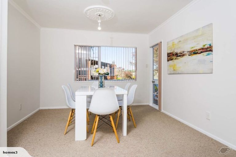 Photo of property in 1/71 Browns Bay Road, Browns Bay, Auckland, 0630