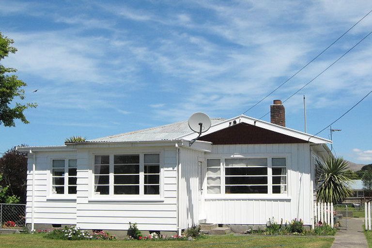 Photo of property in 18 Pannell Avenue, Wainoni, Christchurch, 8061