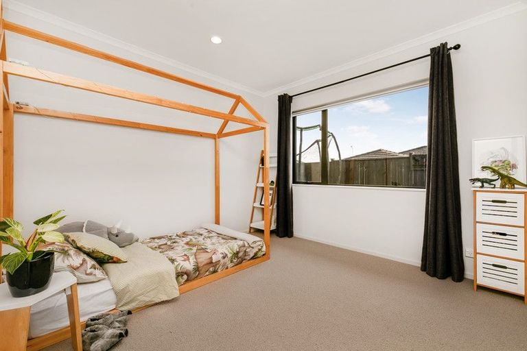 Photo of property in 11 Creda Road, Wattle Downs, Auckland, 2103