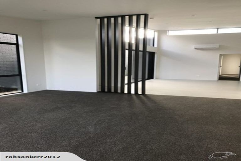 Photo of property in 15 Lieutenant Lane, Papakura, 2110