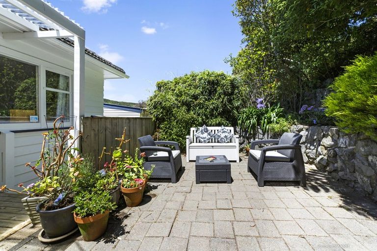Photo of property in 12 Williamson Way, Karori, Wellington, 6012