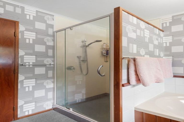 Photo of property in 1 Kerwood Place, Gore, 9710